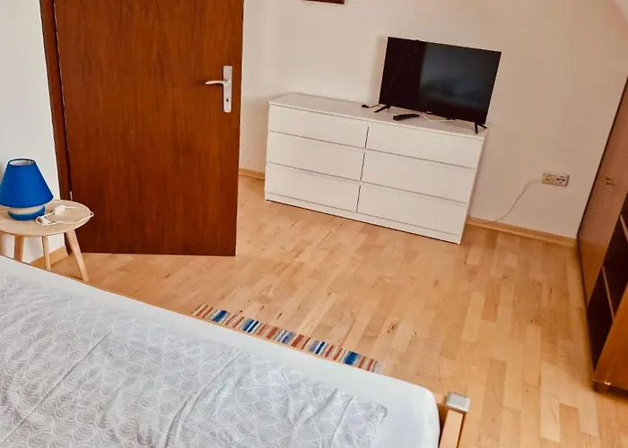 Opas Gewaechshaus Lägenhet *